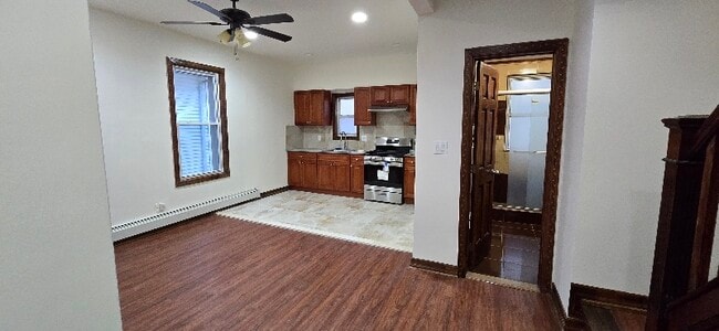 Photo - 400 E 7th St Unit 2fl