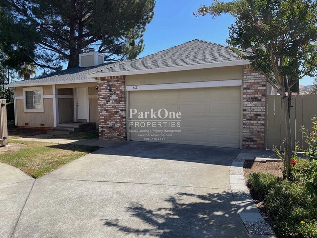 Now Available! Nicely Updated Home in Clay... - Now Available! Nicely Updated Home in Clay...