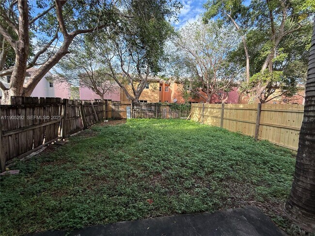 Photo - 656 SW 11th St