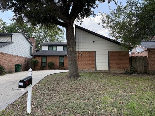 Photo - 3206 Hazy Park Dr House