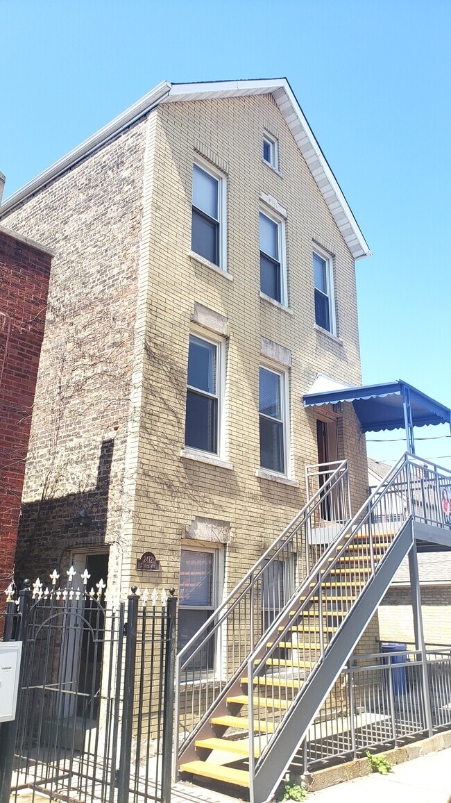 Building Photo - 2412 S Bell Ave Unit #1 Rental