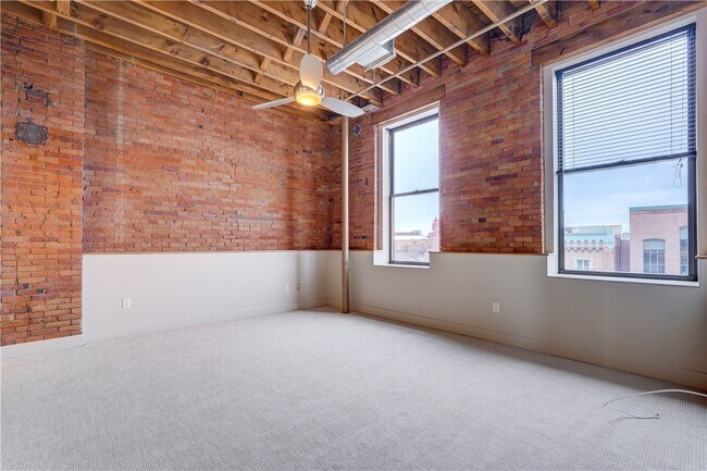 Building Photo - 224 Mill St