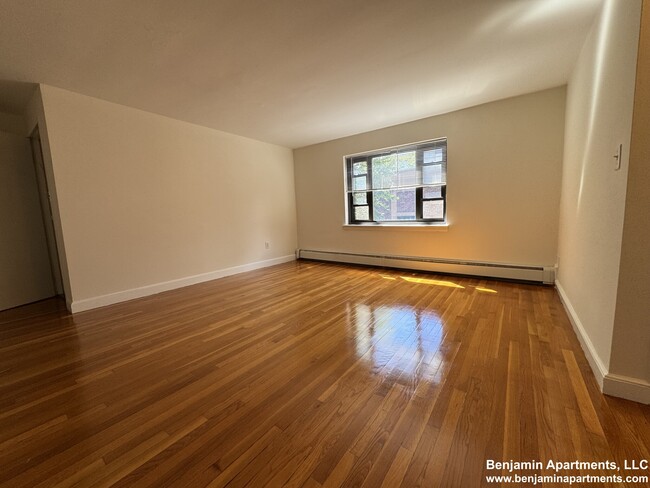 Building Photo - 42 Harvard Ave Unit 6 Rental