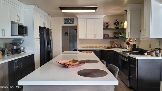 Photo - 727 Douglas Ave