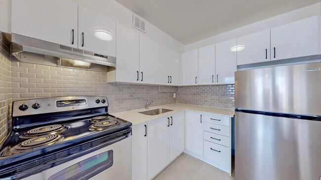 Photo - 111 Ridelle Avenue Apartments