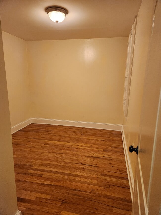 Photo - 457 Ridge St NW