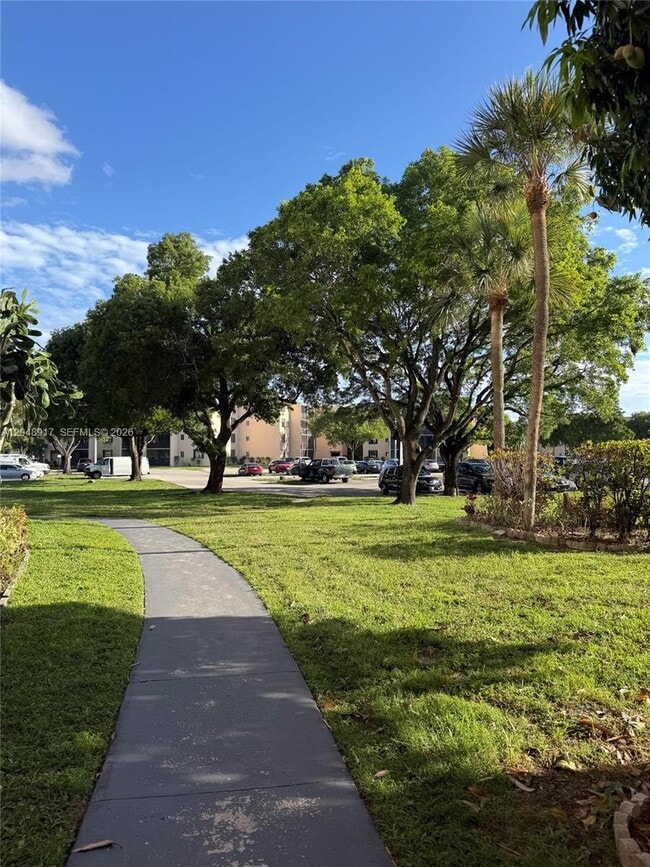 Photo - 2830 Somerset Dr Unit 402N