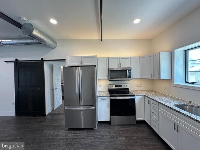 Photo - 819 Blooming Glen Rd Unit APT 6
