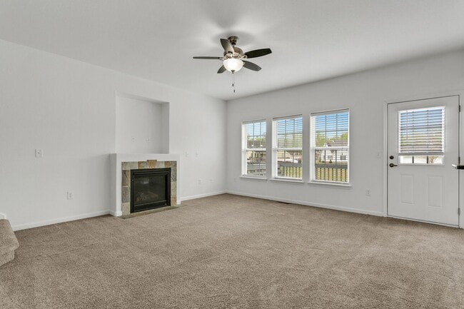 Photo - Shingle Landing 4 bedroom; 2,5 bath PET FRIENDLY Custom Home, Moyock NC Unit 232