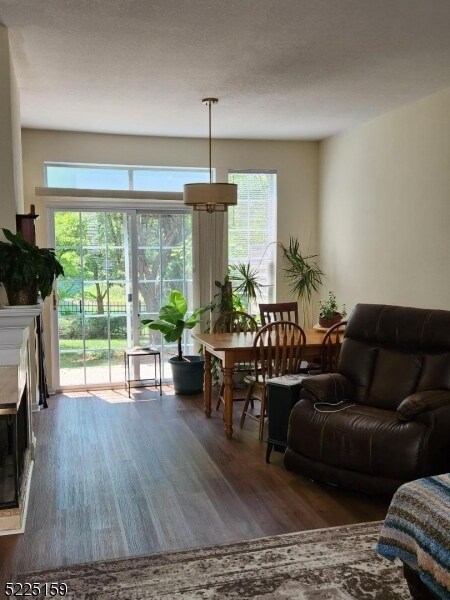 Photo - 33 High Pond Ln