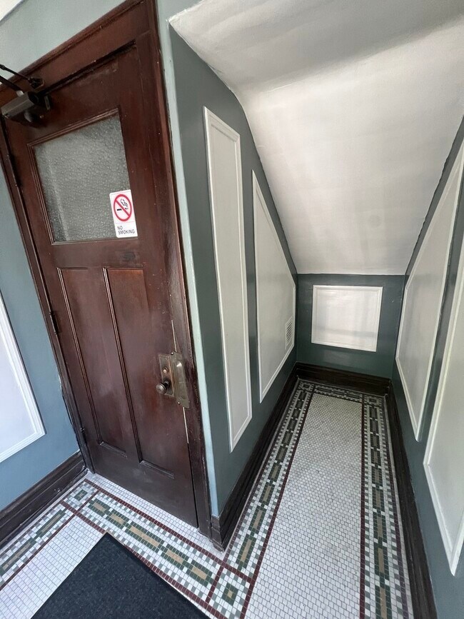 Photo - 5907 W Arthington St Unidad 1