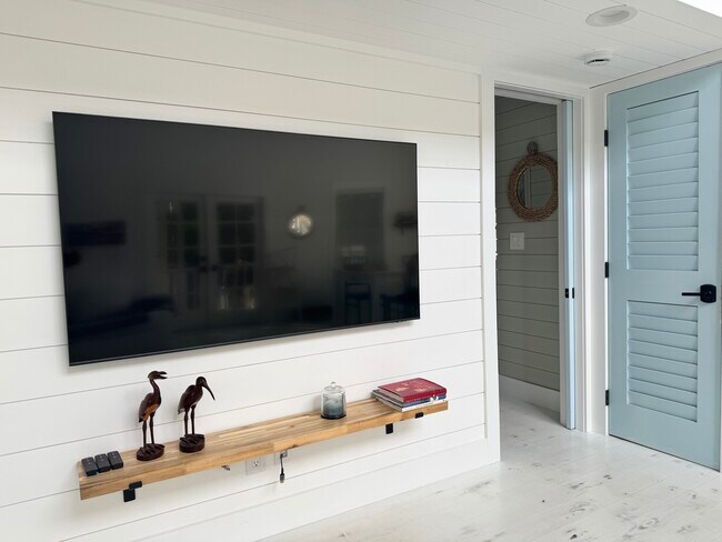 Photo - 2732 Weeks Ave