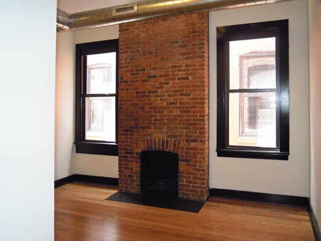 Interior Room View - 2012 E Carson St Unit 300