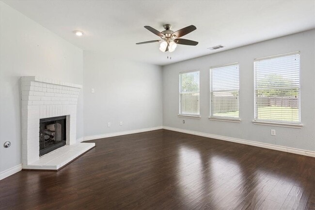 Photo - 1450 Newbury St