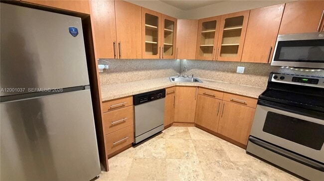 Building Photo - 2750 NE 183rd St Unit 6
