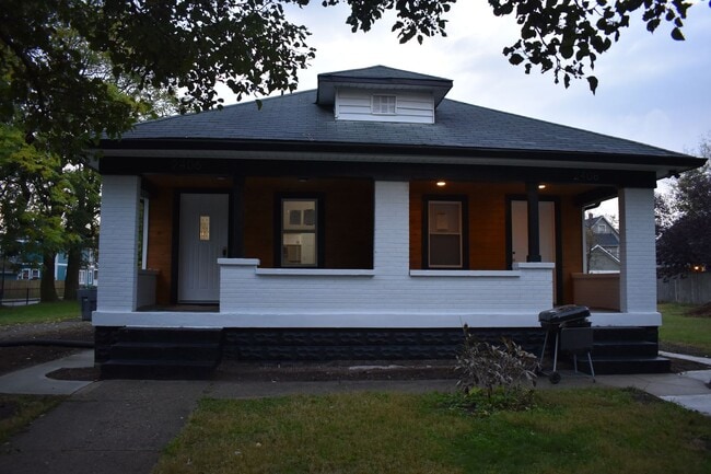 Photo - 2406 N Talbott St Unidad 2406 North Talbott Street