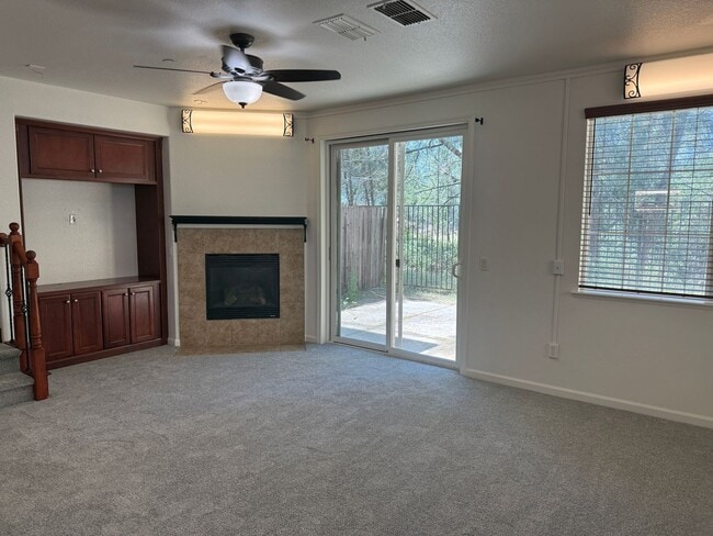 Photo - NICE 2-STORY CONDO 3 BED, 2.5 BATH, & 2 CAR GARAGE NEAR SHOPPING & HWY 50!