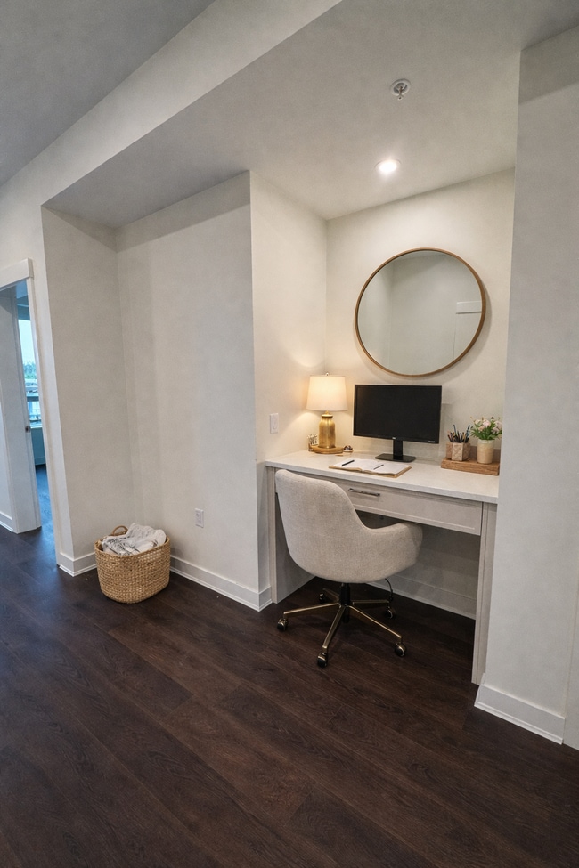 Photo - 5382-200 200 St