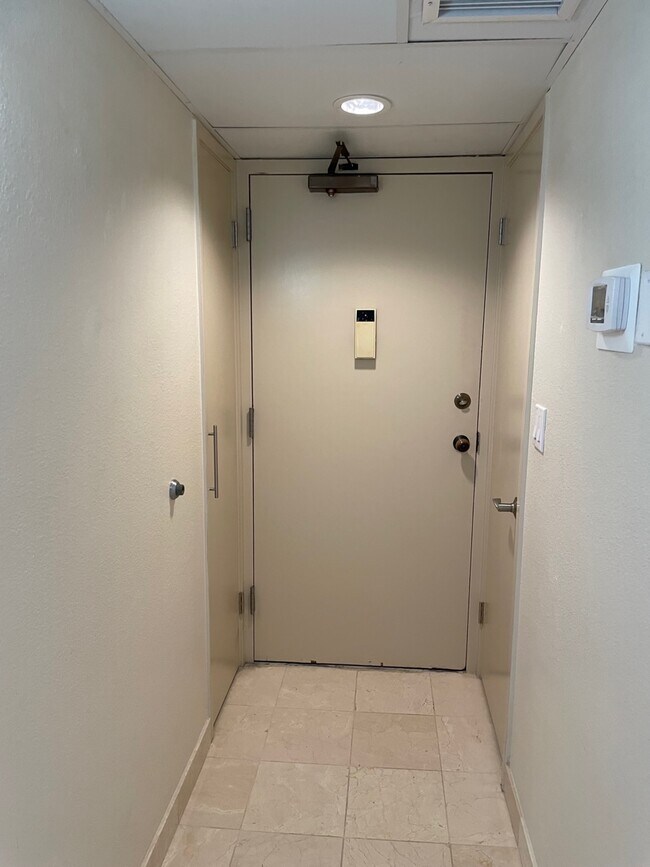 Photo - 2499 Kapiolani Blvd Unit Iolani Court Plaza