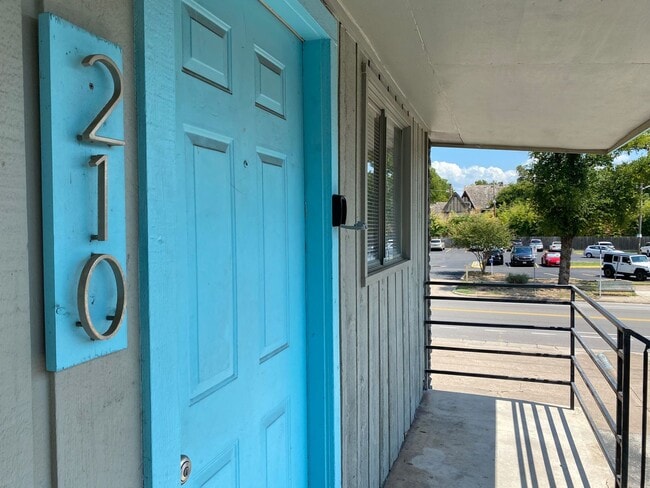 Great one bedroom in Hyde Park! - Great one bedroom in Hyde Park! Apartment Unit 210