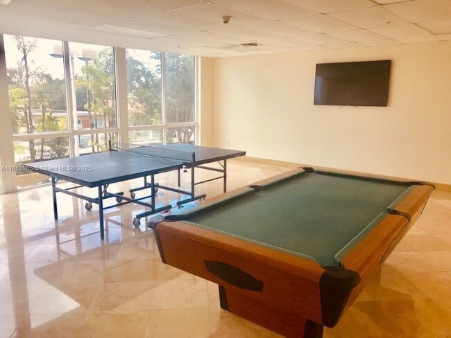 Photo - 3500 Coral Way Unidad 704