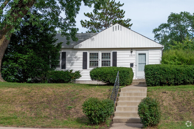 Building Photo - 6825 Xerxes Ave S Rental