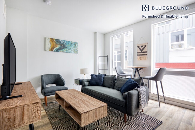 403 Dexter Ave N FL2-ID162