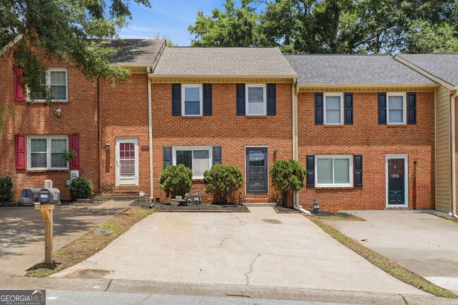 Building Photo - 1100 Westfield Trace