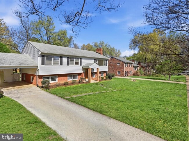 Building Photo - 1708 Monza Rd