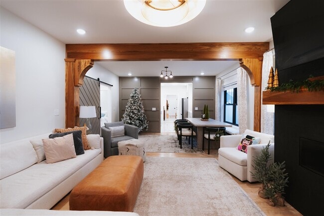 Photo - 1011 Nutwood St