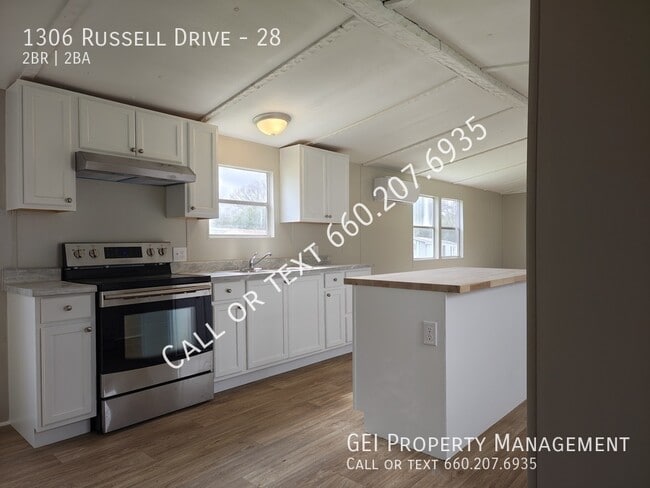 Photo - 1306 Russell Dr