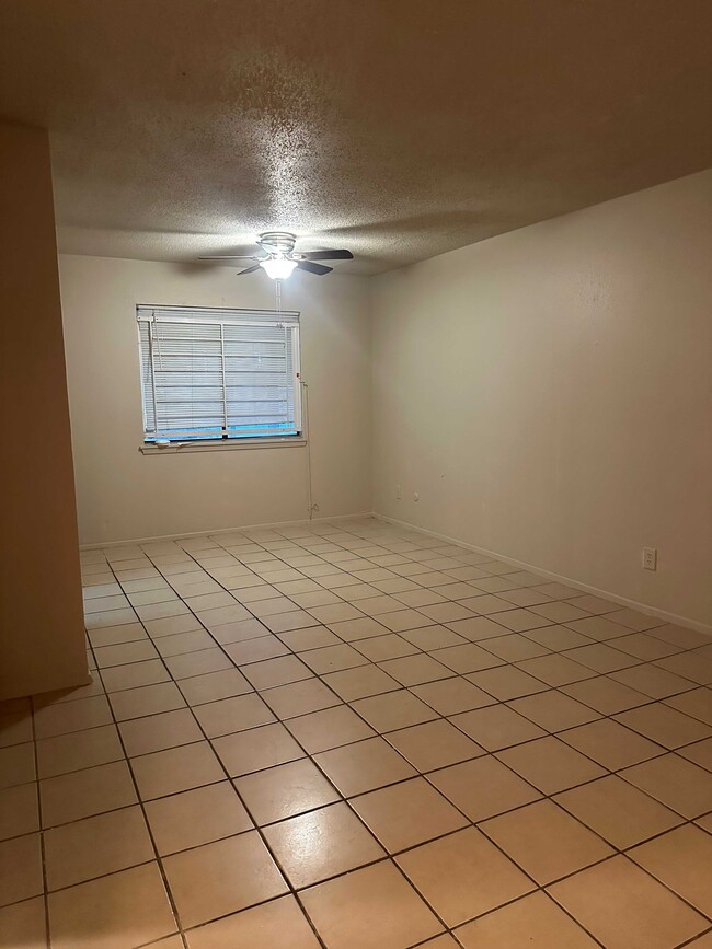 Building Photo - 7030 Fair Oaks Ave Unit 115