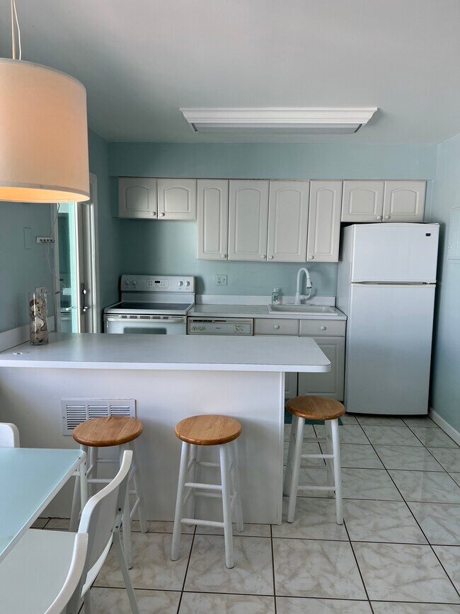 Photo - 2600 N Surf Rd Unidad #402