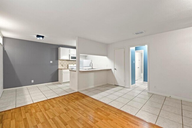 Photo - 2708 S 1st St Unit 106