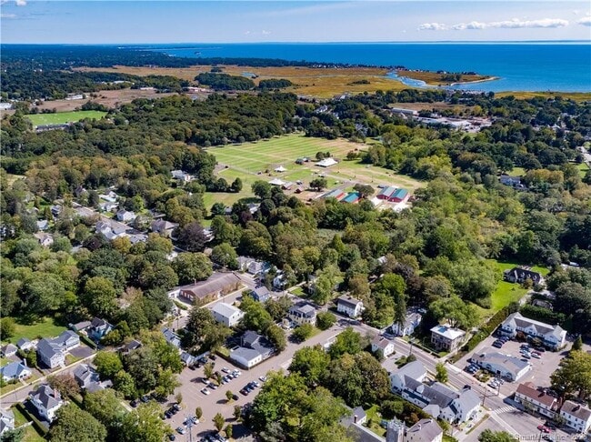 Photo - 18 Graves Ave