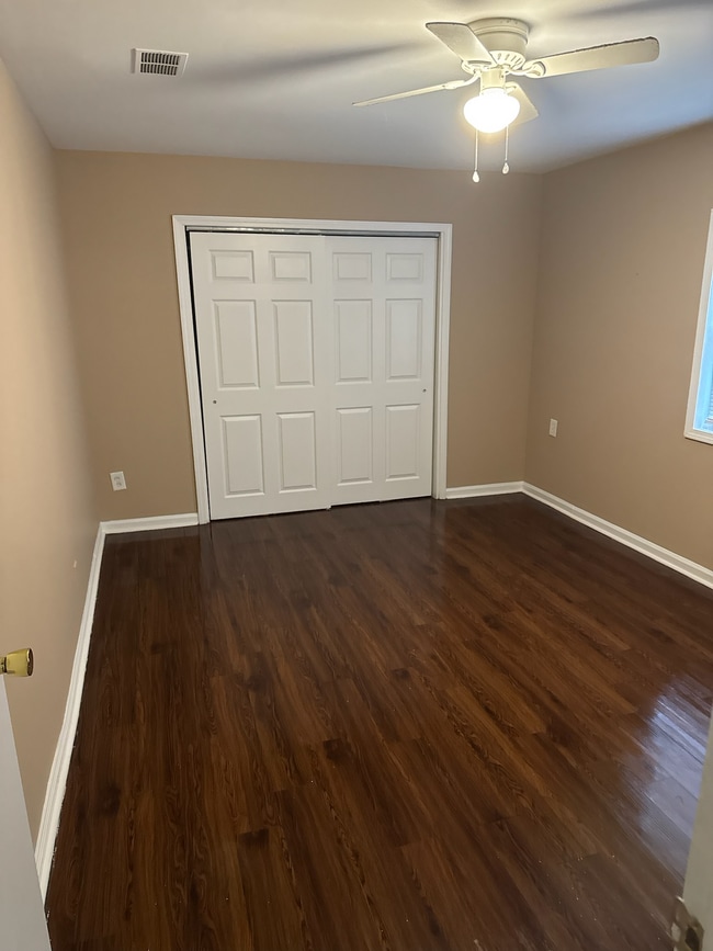 Photo - 1905 Sheffield St