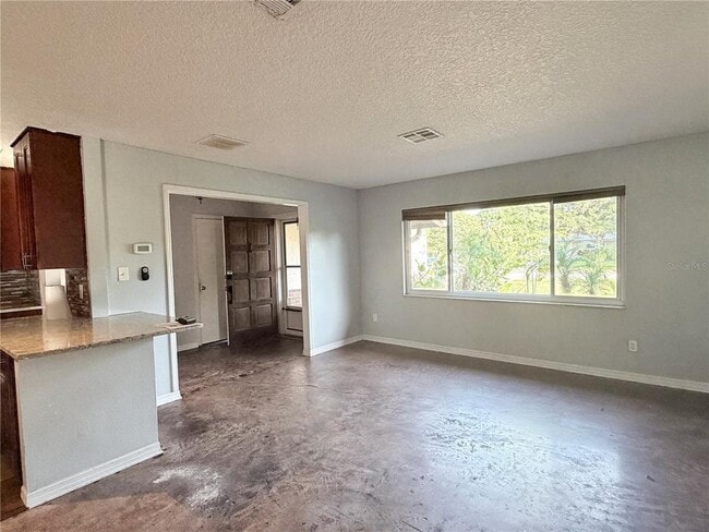 Photo - 912 Carvell Dr
