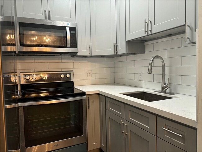 Photo - 15250 NE 8th Ave