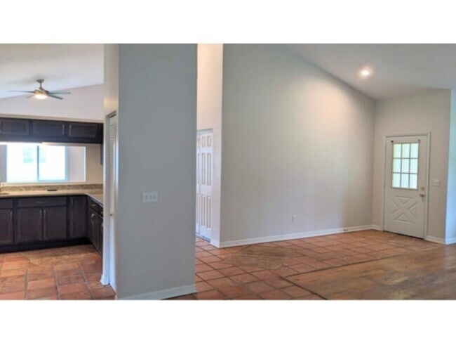 Photo - 1/2 Off 1st Month's Rent: 4 Bedroom House ...