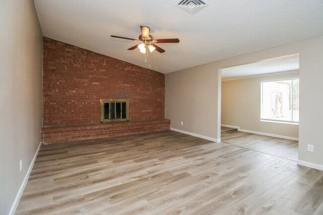 Photo - 739 S 75th St