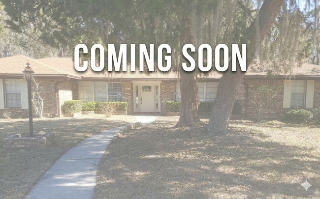 Building Photo - Spacious 4 Bed 2 Bath Home w/ Garage. Fenced in Yard. Private Pool!