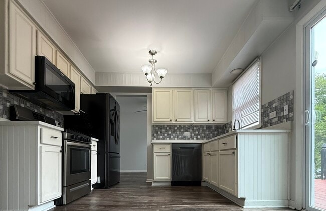 Photo - 2116 Briar Hill Dr