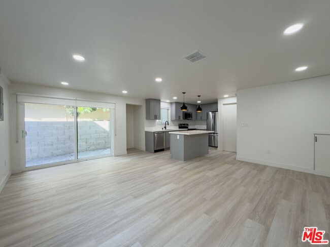 Photo - 2757 Andreo Ave Unidad 11