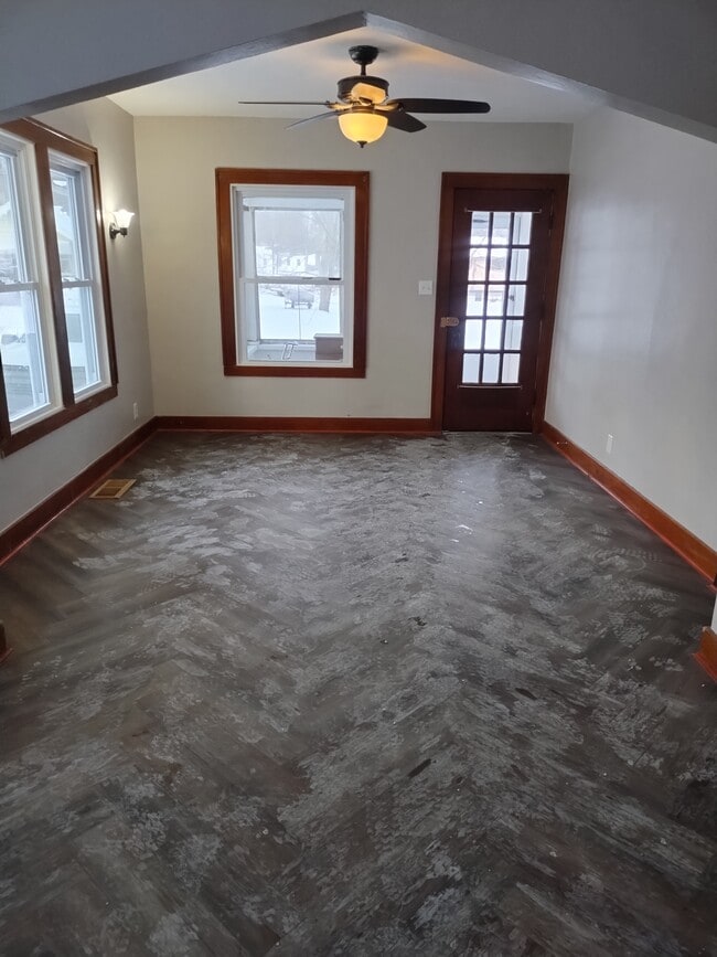 Photo - 145 E Addison St