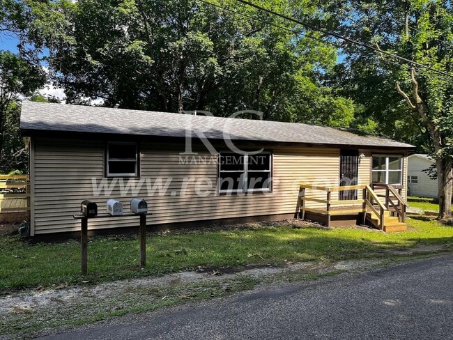 Building Photo - 815 Griffin-S
