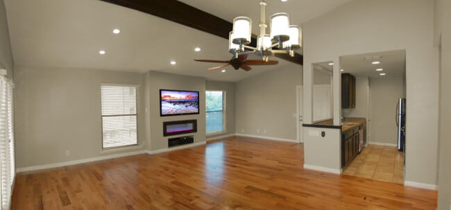 Modern electric fireplace - 6723 Eastridge Dr