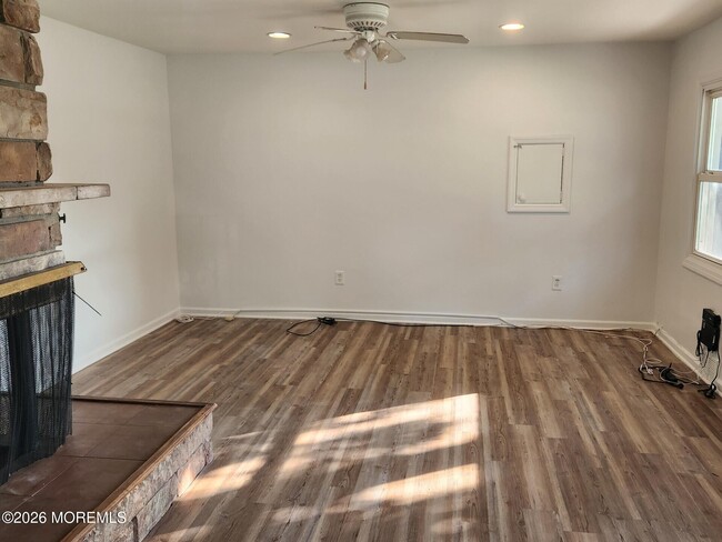 175 W Sylvania Ave