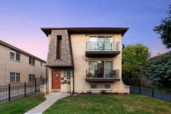 Building Photo - 1941 N 19th Ave Unit 2