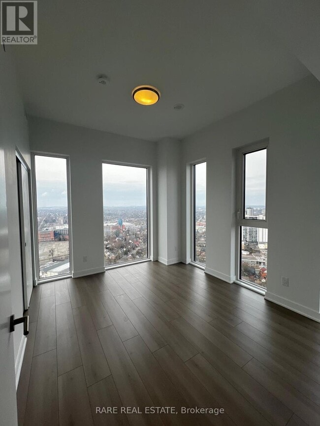 Photo - 25 Wellington St S Unit 3206