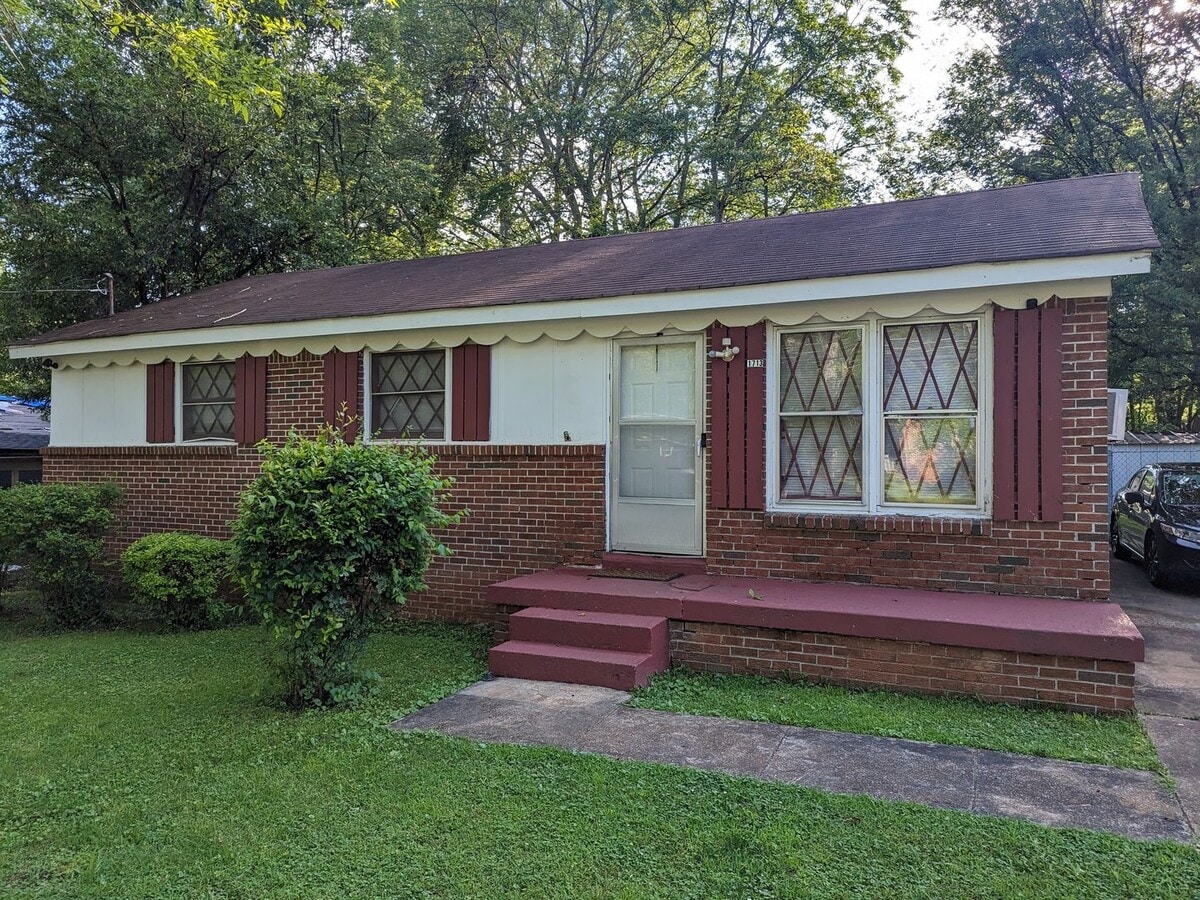 Photo - 1713 Niblick Ave NW